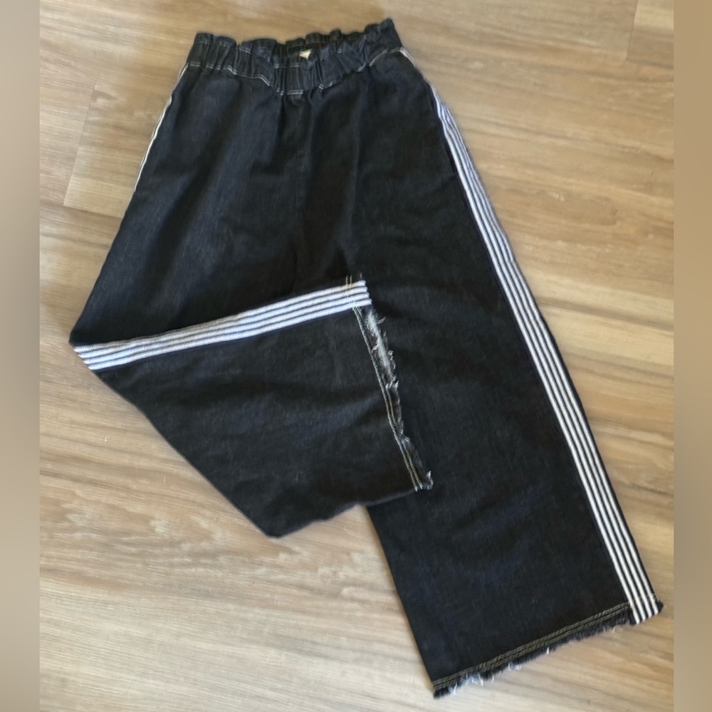 Rare find ✨ AVN Italy easy pant size S